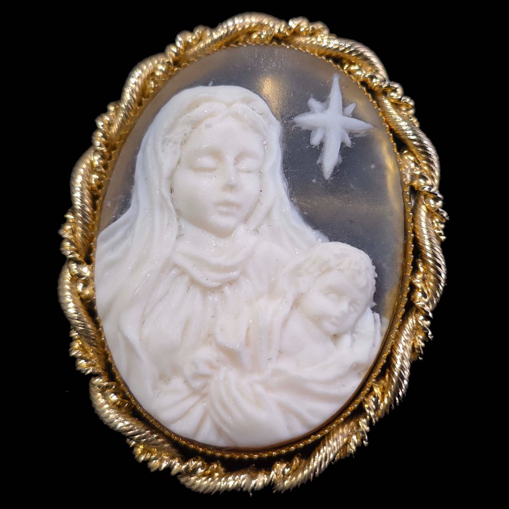 Vintage Jane Aol Cameo Pendant Brooch
